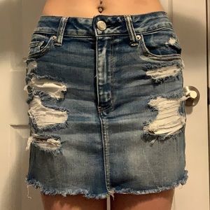 AE distressed jean skirt